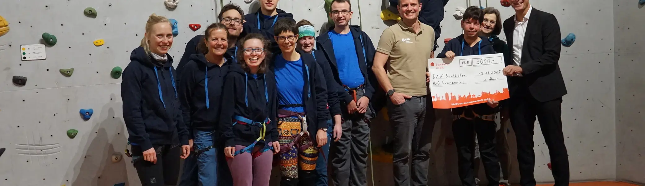 Scheckübergabe von Michael Blanz an Handicapgruppe  | © Anna Eckel 