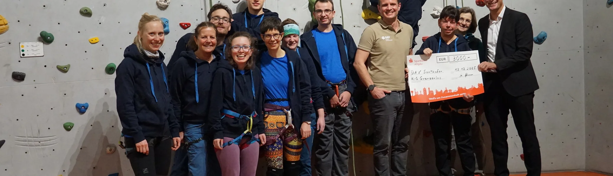 Scheckübergabe von Michael Blanz an Handicapgruppe  | © Anna Eckel 