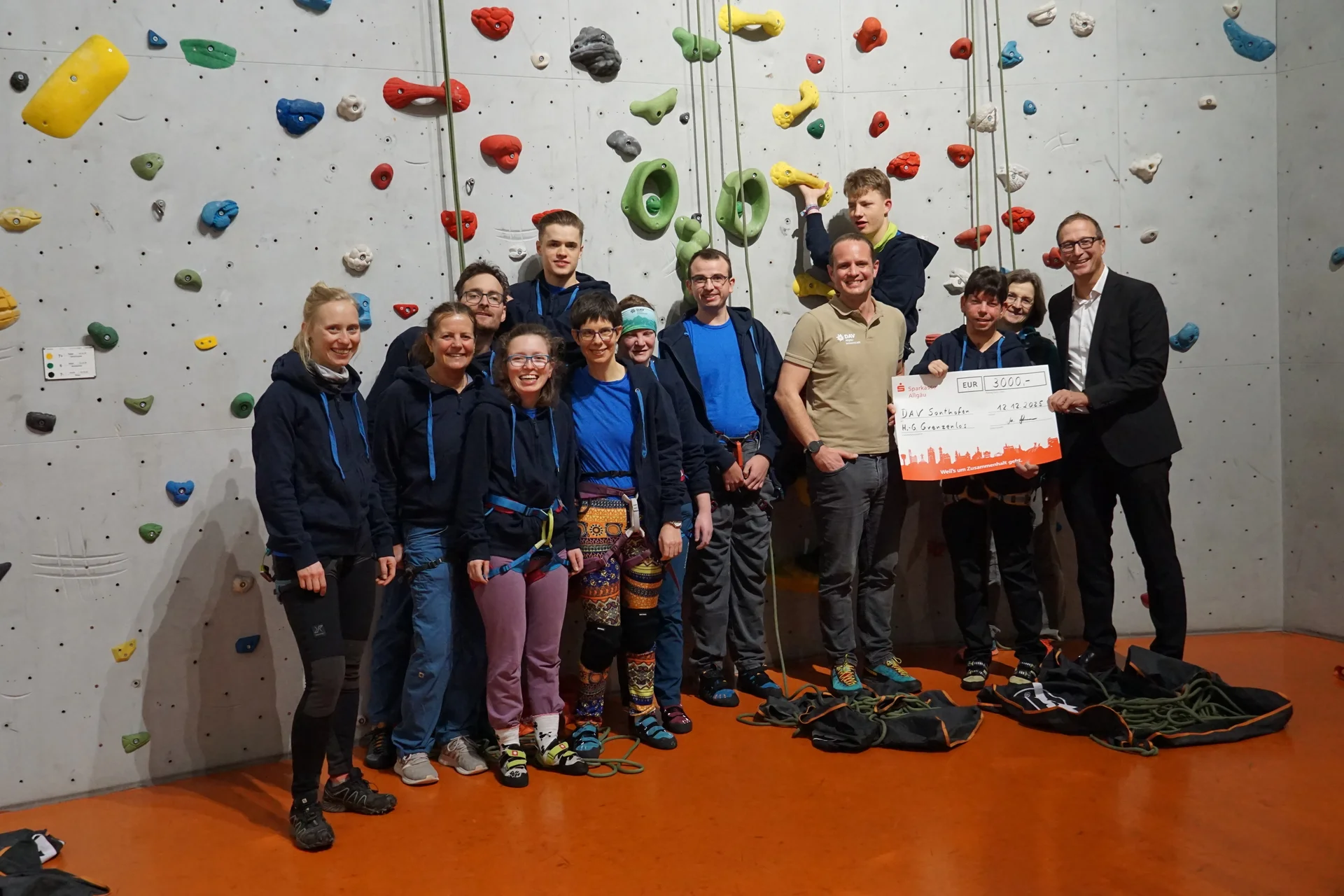 Scheckübergabe von Michael Blanz an Handicapgruppe  | © Anna Eckel 