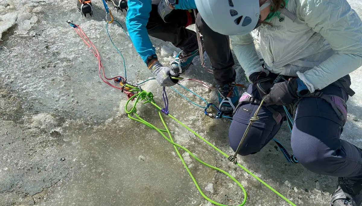 Übungen auf dem Gletscher | © Matthias Hill