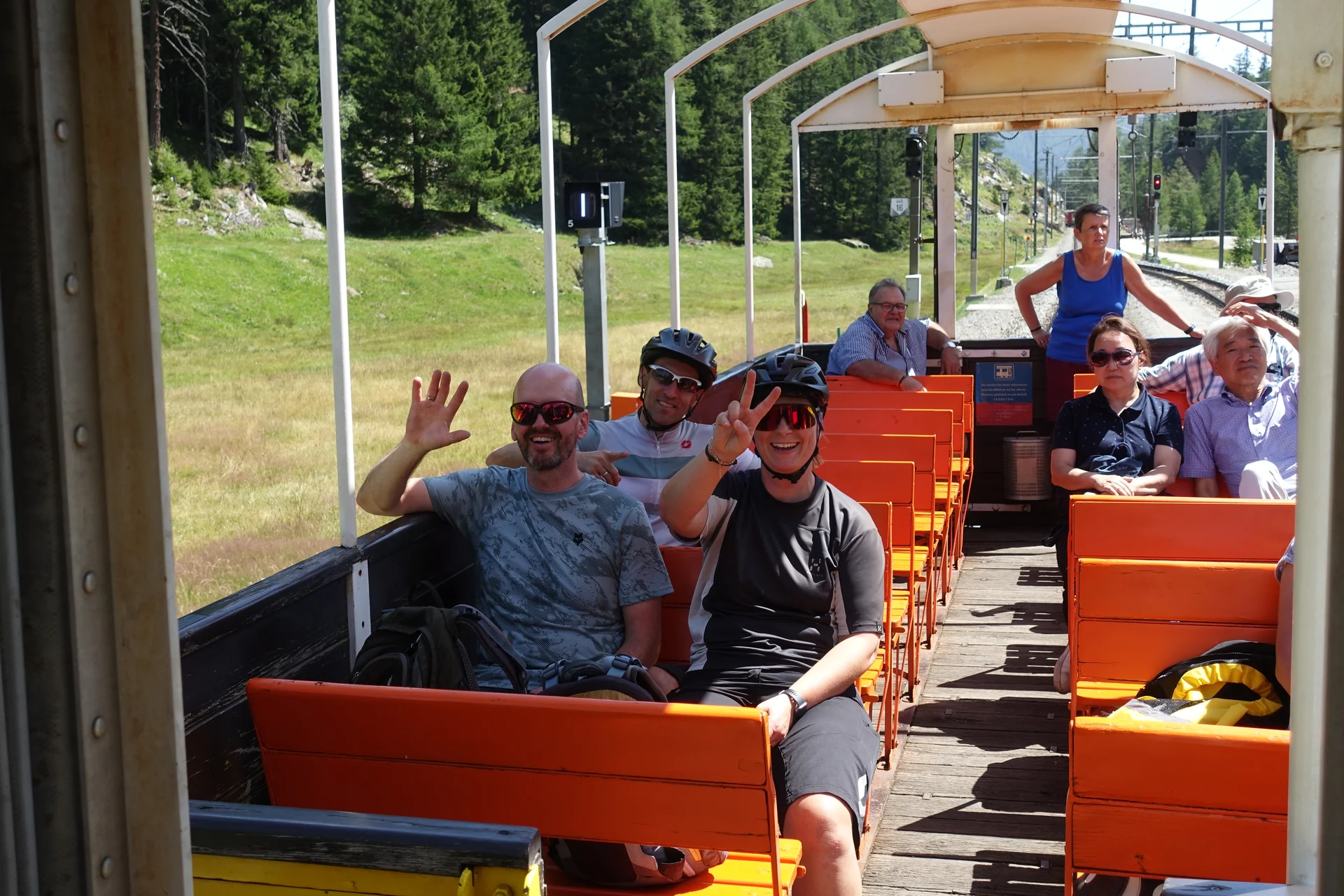 Im Cabrio-Waggon des Bernina-Express | © DAV Allgäu-Immenstadt 