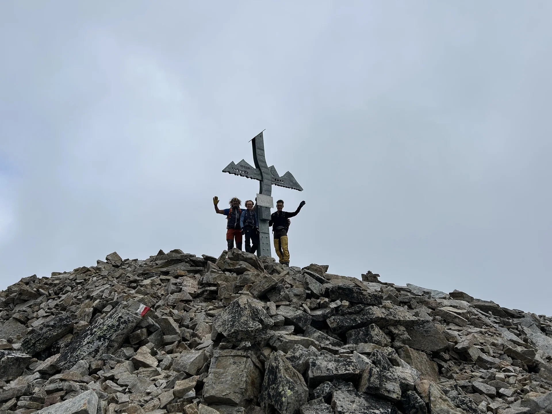 Am Gipfel der Lyfispitze | © Matthias Tröbelsberger 