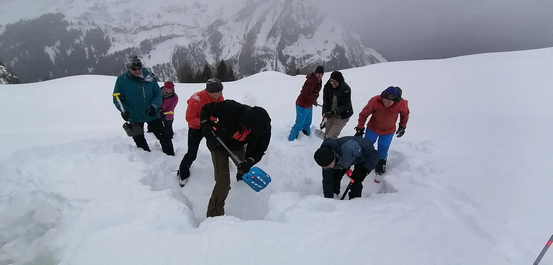 LVS-Übungen bei den Ausbildungstagen für Skitourengeher | © Thomas Daufratshofer