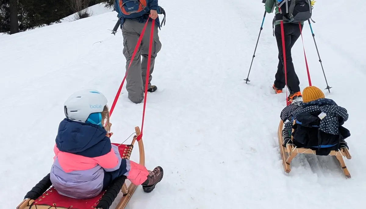 Aufstieg beim Rodeln für Junge und Jungggebliebene | © DAV Allgäu-Immenstadt