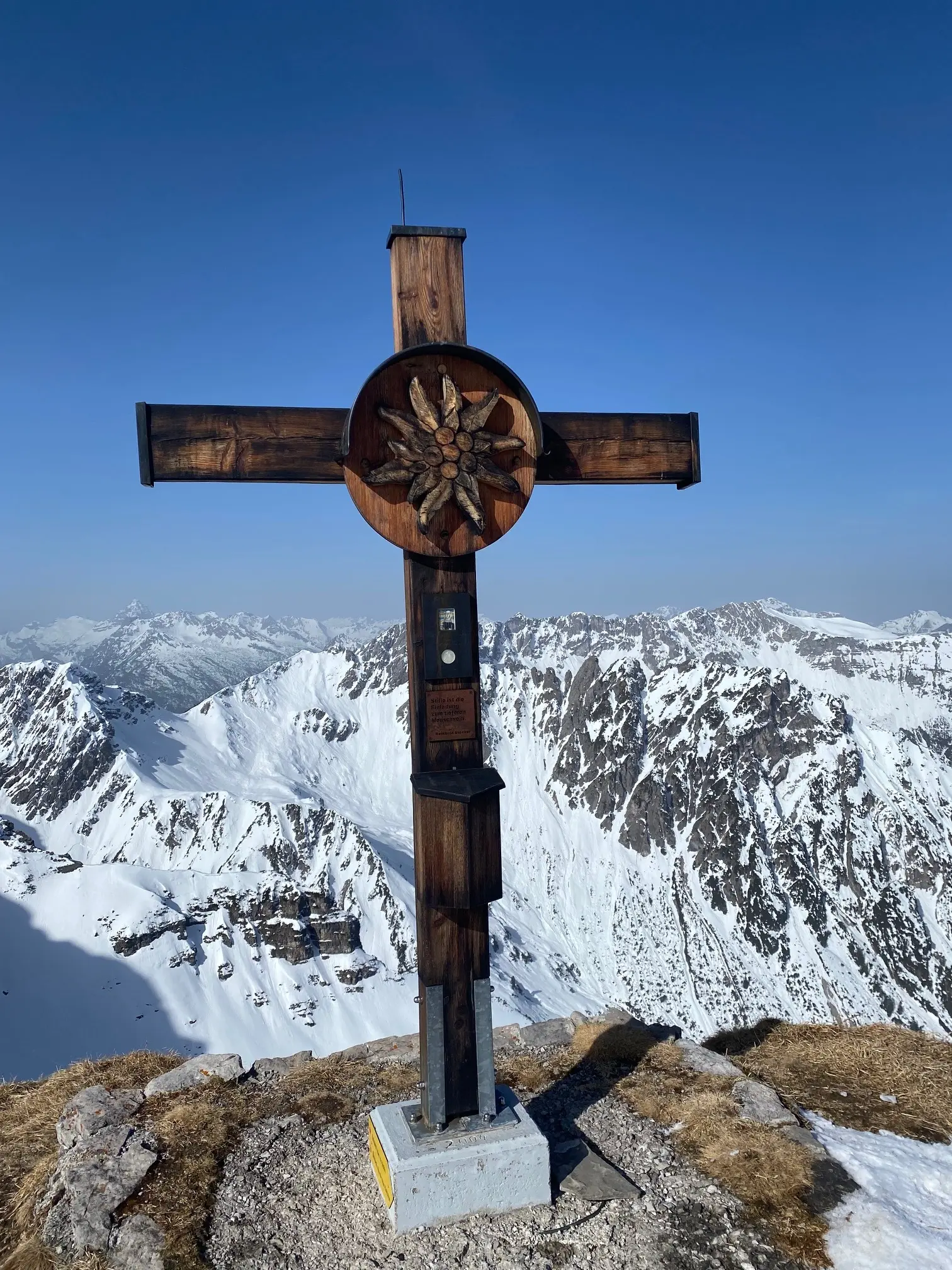 Gipfelkreuz Hintere Steinkarspitze | © Bernd Meier