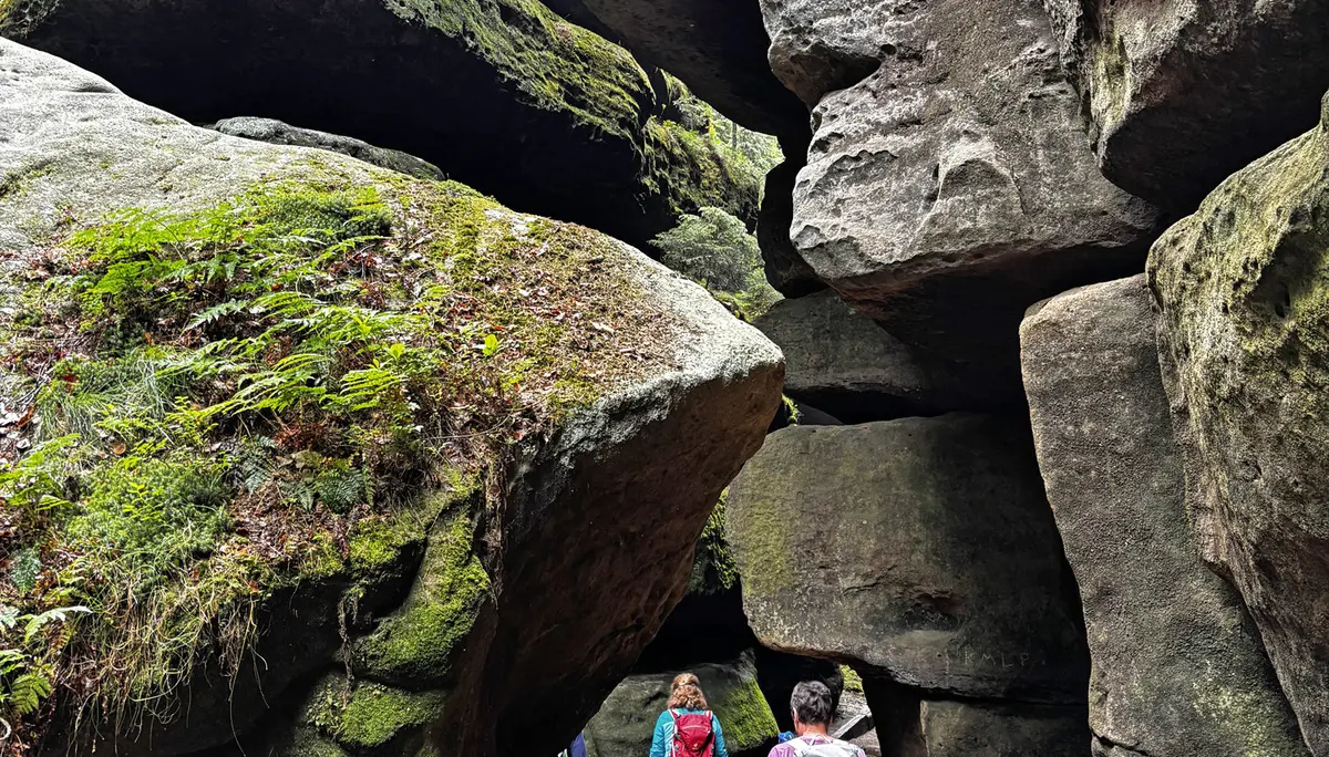Hohe Felsen mit Wanderer  | © DAV Allgäu-Immenstadt 