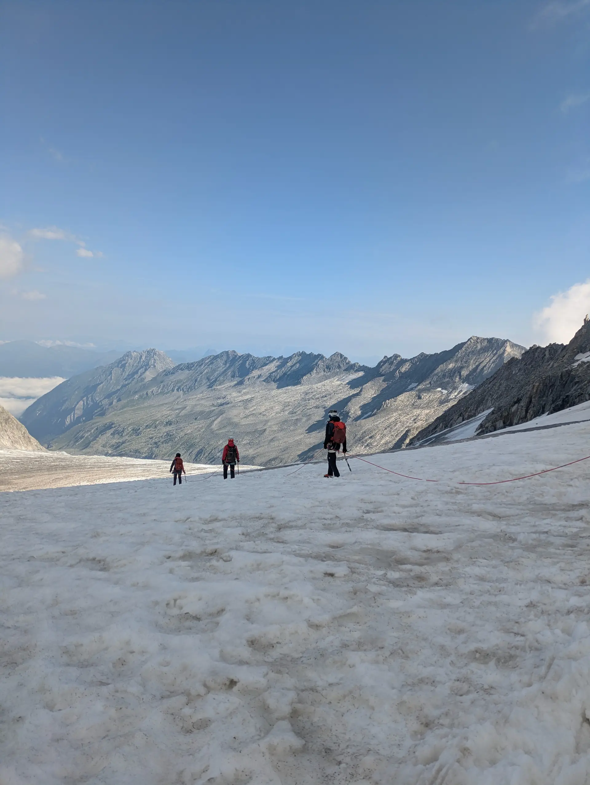 Personen mit Seil auf Gletscher  | © DAV Allgäu Immenstadt 