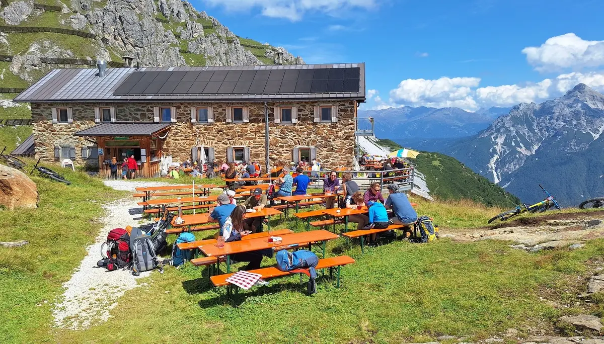 Einkehr auf einer Hütte  | © DAV Allgäu Immenstadt 